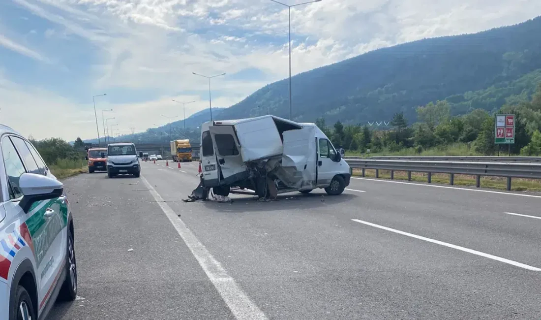 TEM Otoyolu Bolu geçişinde meydana gelen feci trafik kazasında ortalık