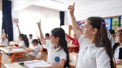 Milyonlarca öğrenci ve velinin gözü kulağı Milli Eğitim Bakanlığı’ndan gelecek