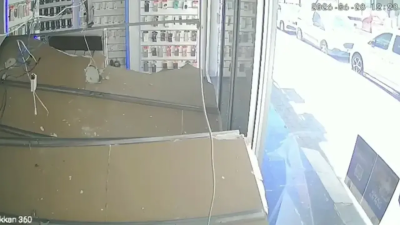 Adana’da bir cep telefonu dükkanında yaşanan korku dolu anlarda, asma