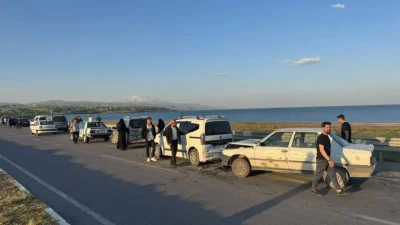 Bitlis’in Ahlat ilçesinde en mutlu günlerini kutlamak için yola çıkan