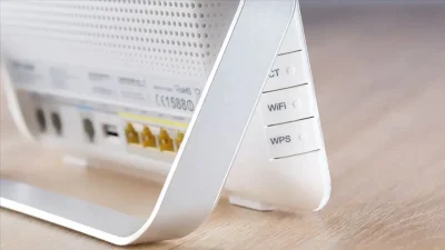 Birçoğumuzun her gece yaptığı o sıradan alışkanlık, aslında siber korsanlara