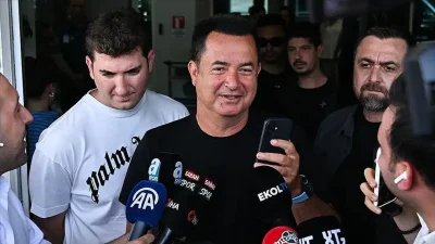 Hull City’nin sahibi ve ünlü televizyoncu Acun Ilıcalı, Antalya’da basın