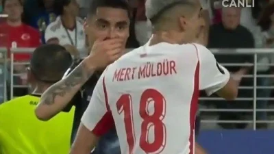 Türkiye ile Paraguay arasında oynanan hazırlık karşılaşmasında yaşanan beklenmedik kırmızı