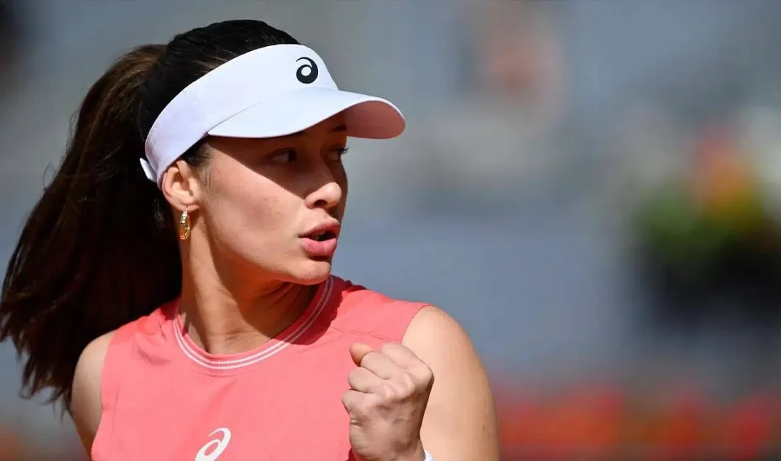 İngiltere’de düzenlenen WTA 250 Lexus Nottingham Açık turnuvasında mücadele eden
