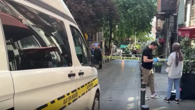 İstanbul’un en hareketli noktalarından Beyoğlu’nda tansiyonu yükselten bir silahlı saldırı