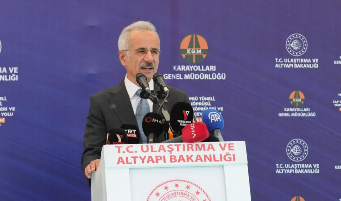 Ulaştırma ve Altyapı Bakanı Abdulkadir Uraloğlu, Hakkari’de gerçekleştirilen toplu açılış