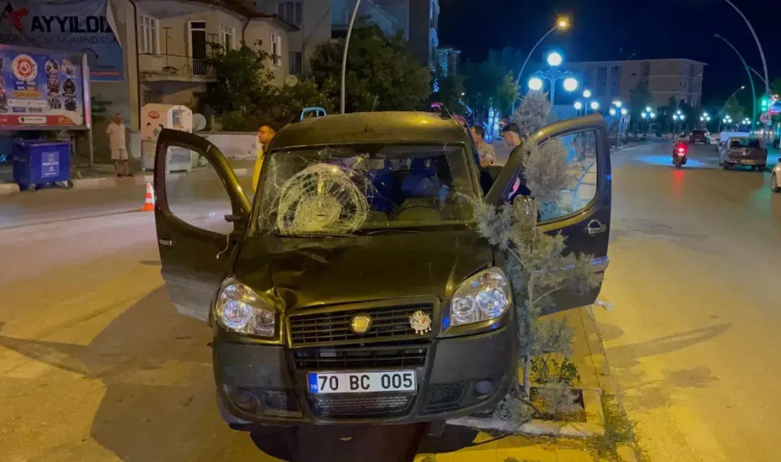 Karaman’da yolun karşısına geçmek isteyen belediye işçisine hafif ticari aracın