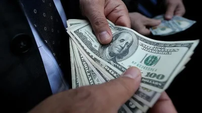 Döviz piyasalarındaki hareketlilik tüm hızıyla sürerken, yatırımcılar ve vatandaşlar gözlerini