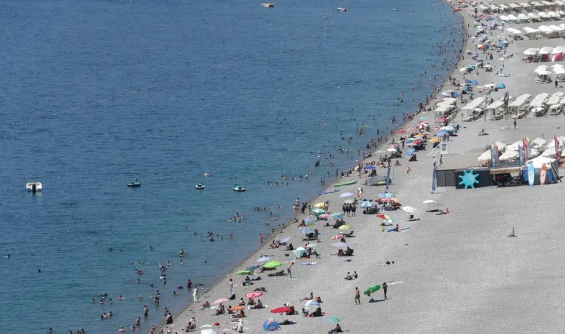 Turizmin başkenti Antalya’da termometrelerin aniden 40 dereceye yükselmesiyle birlikte kent