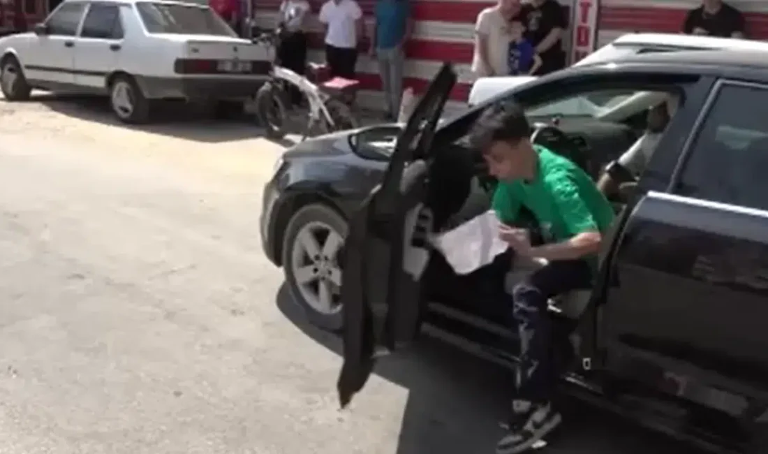 Adana’da Yükseköğretim Kurumları Sınavı’nın ilk oturumu öncesinde adeta zamanla yarışan
