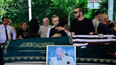 Türk televizyon tarihine damgasını vuran ünlü gazeteci ve haber spikeri