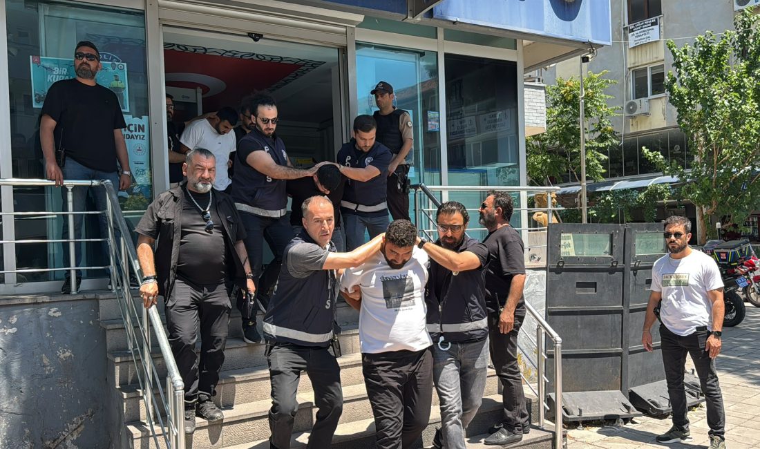 Aydın’ın Söke ilçesinde park halindeki otomobilde uğradıkları silahlı saldırıda hayatını