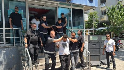 Aydın’ın Söke ilçesinde park halindeki otomobilde uğradıkları silahlı saldırıda hayatını