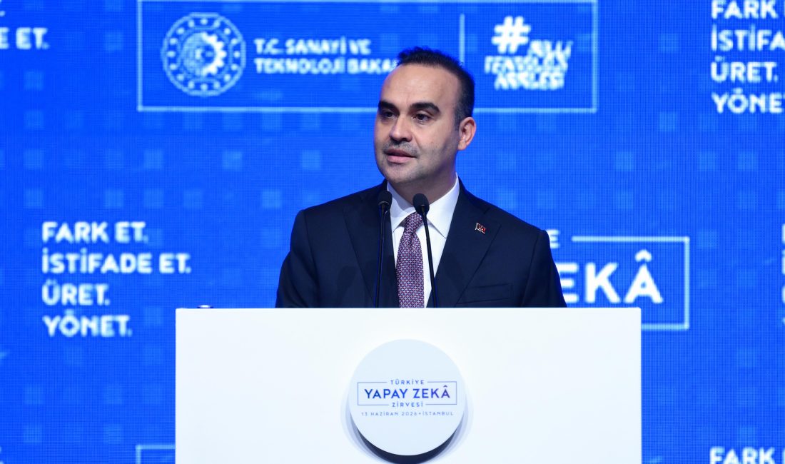 İstanbul’da düzenlenen Yapay Zeka Zirvesi’nde önemli açıklamalarda bulunan Sanayi ve