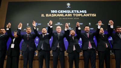 Türkiye siyasetinde bugün ezberleri bozan çok kritik bir gelişme yaşandı