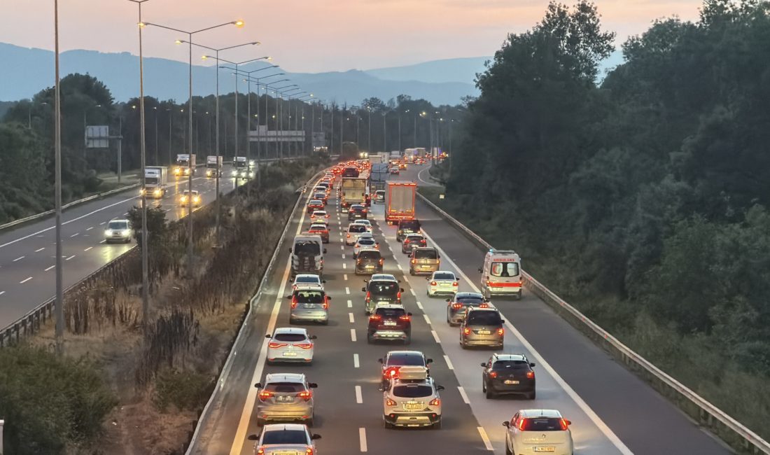 Ramazan Bayramı tatili sona ermesine rağmen yollardaki geri dönüş yoğunluğu