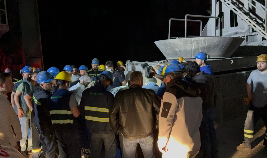 Samsun’un Tekkeköy ilçesinde bulunan Yeşilyurt Demir Çelik Fabrikası’nda dün gece