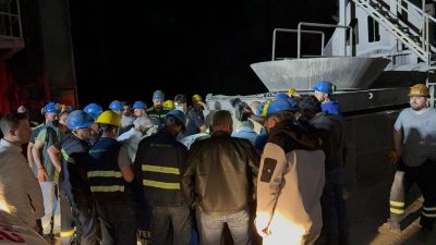 Samsun’un Tekkeköy ilçesinde bulunan Yeşilyurt Demir Çelik Fabrikası’nda dün gece