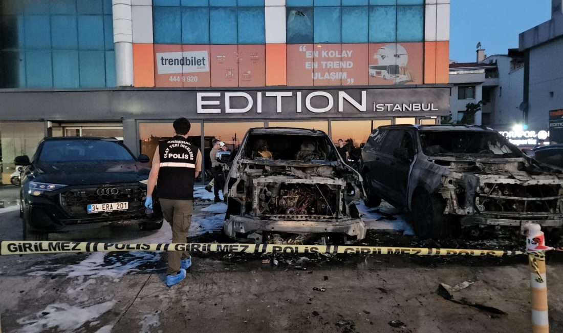 İstanbul Bakırköy’de sabaha karşı meydana gelen ve lüks otomobilleri adeta