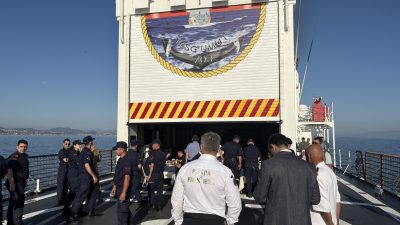 Sahil Güvenlik Komutanlığı koordinesinde Ege Denizi’nin uluslararası sularında başlatılan Deniz