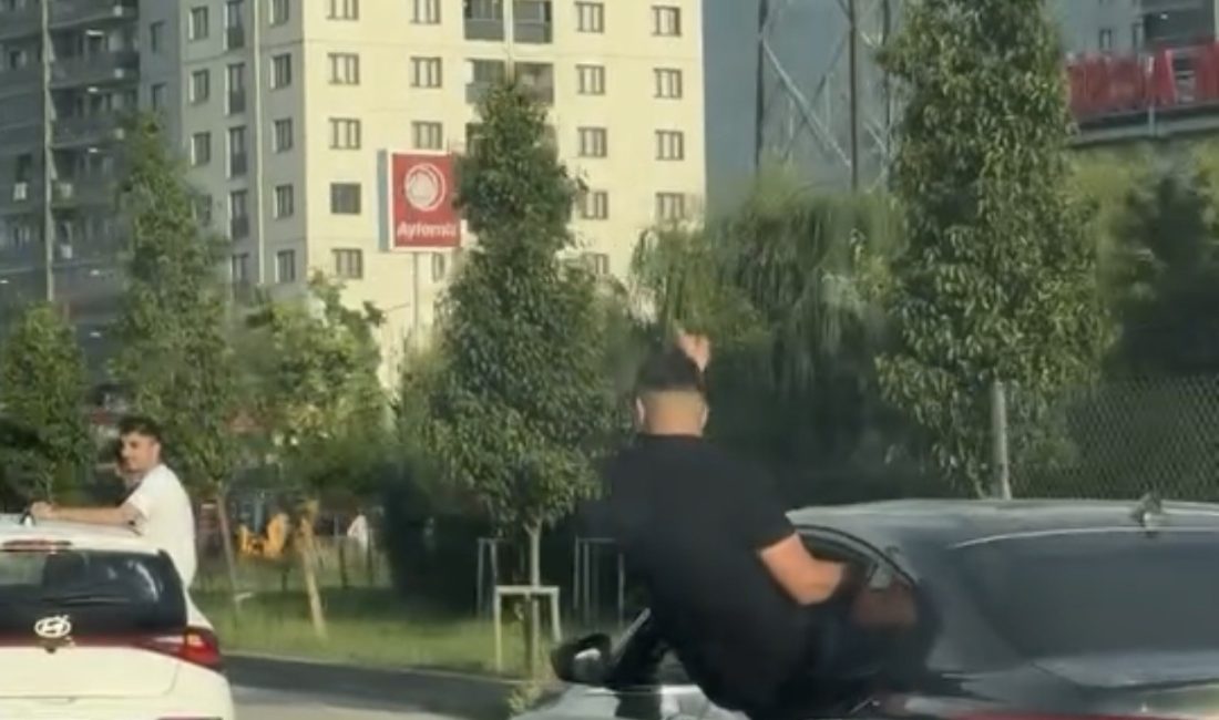 Bursa’da bir düğün konvoyunda kaydedilen ve hem kendi canlarını hem