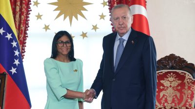 Cumhurbaşkanı Recep Tayyip Erdoğan’ın davetiyle İstanbul’a gelen Venezuela Geçici Devlet