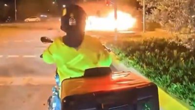 İstanbul Maltepe Sahil Yolu’nda iki otomobilin çarpışması sonucu meydana gelen