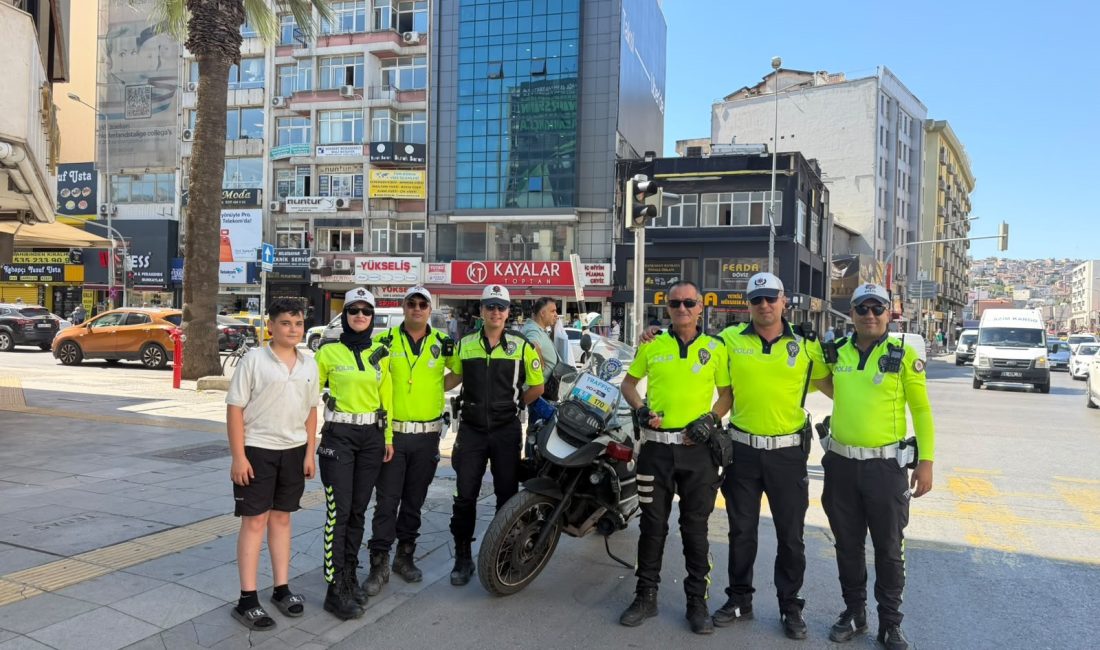 İzmir’de trafik kurallarını ihlal eden sürücülere uyguladığı tavizsiz cezalarla tanınan