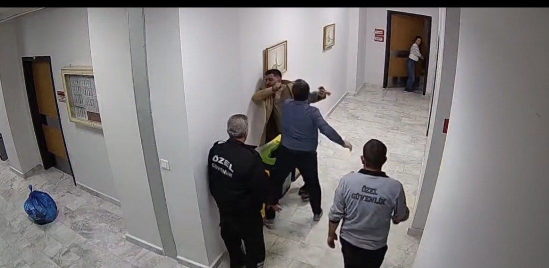 Eskişehir’in Sivrihisar ilçesinde devlet hastanesinde yaşanan ve infial yaratan darp
