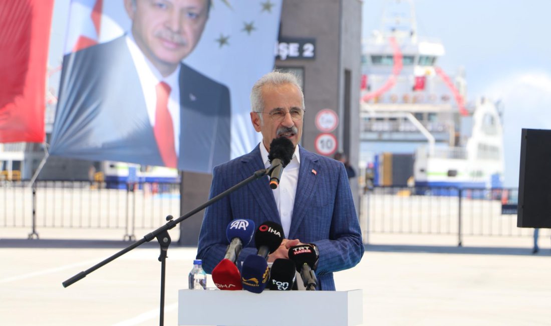 Ulaştırma ve Altyapı Bakanı Abdulkadir Uraloğlu, İstanbul ve Çanakkale arasındaki