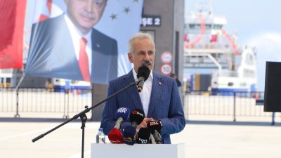 Ulaştırma ve Altyapı Bakanı Abdulkadir Uraloğlu, İstanbul ve Çanakkale arasındaki