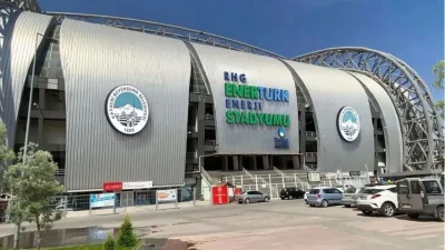 Kayserispor’un iç saha maçlarına ev sahipliği yapan dev stadyumda sponsorluk