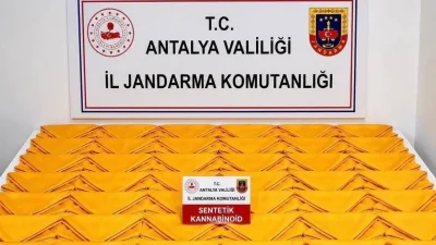 Antalya’nın Alanya ilçesinde jandarma ekiplerinin gerçekleştirdiği nefes kesen operasyonda, bir