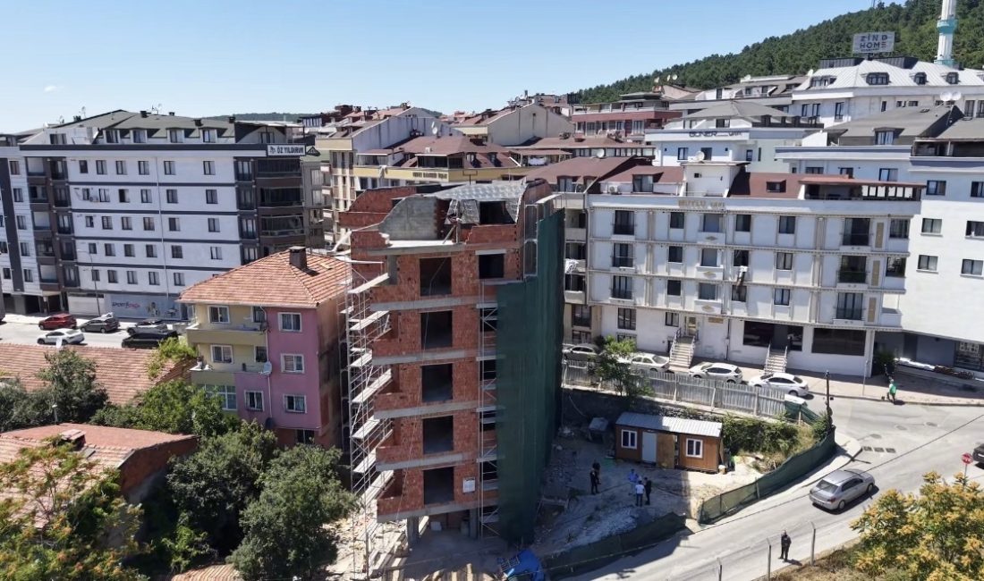 İstanbul Çekmeköy’de sosyal medyanın gündemine oturan ve yan yattığı iddia