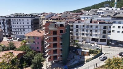 İstanbul Çekmeköy’de sosyal medyanın gündemine oturan ve yan yattığı iddia