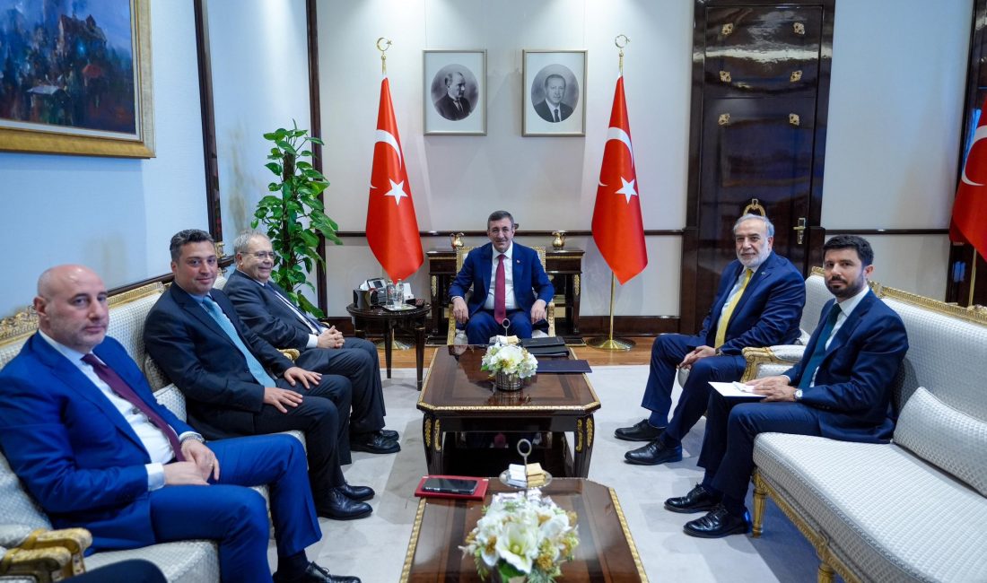Cumhurbaşkanı Yardımcısı Cevdet Yılmaz, Ankara’da ağırladığı Lübnan heyetiyle gerçekleştirdiği kritik
