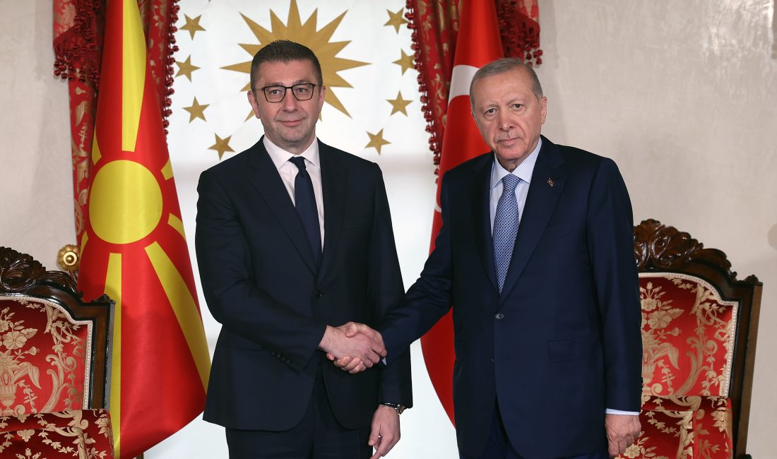 Cumhurbaşkanı Recep Tayyip Erdoğan, Kuzey Makedonya Başbakanı Hristijan Mickoski’yi İstanbul’daki