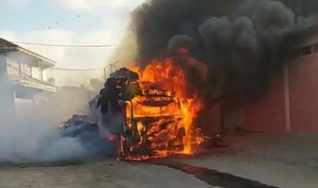 Hatay’ın Kırıkhan ilçesinde saman balyası yüklü bir tırda çıkan ve