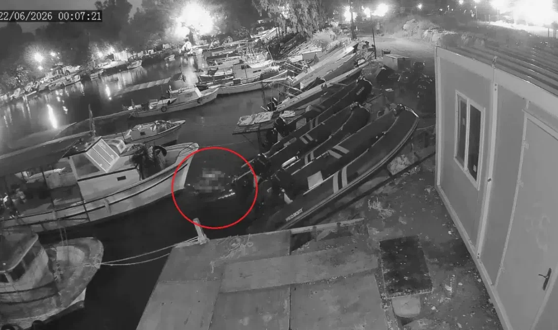 Hatay’ın Payas ilçesinde limanda yürüyüş yaptığı sırada dengesini kaybederek denize