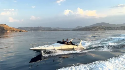 Muğla’nın Bodrum ilçesi açıklarında şüpheli bir fiber tekneye yönelik gerçekleştirilen