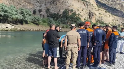 Şırnak’ın Güçlükonak ilçesinde sıcak havalardan bunalarak serinlemek amacıyla Dicle Nehri’ne
