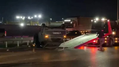 İstanbul Arnavutköy’de iki hafif ticari araç, bir otomobil ve bir