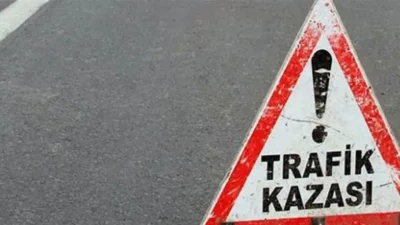 Yozgat’ta meydana gelen ve iki otomobilin kavşakta çarpıştığı feci trafik