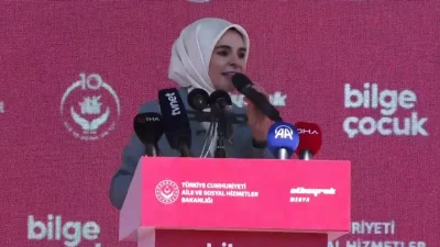 Aile ve Sosyal Hizmetler Bakanı Mahinur Özdemir Göktaş, aile yapısını