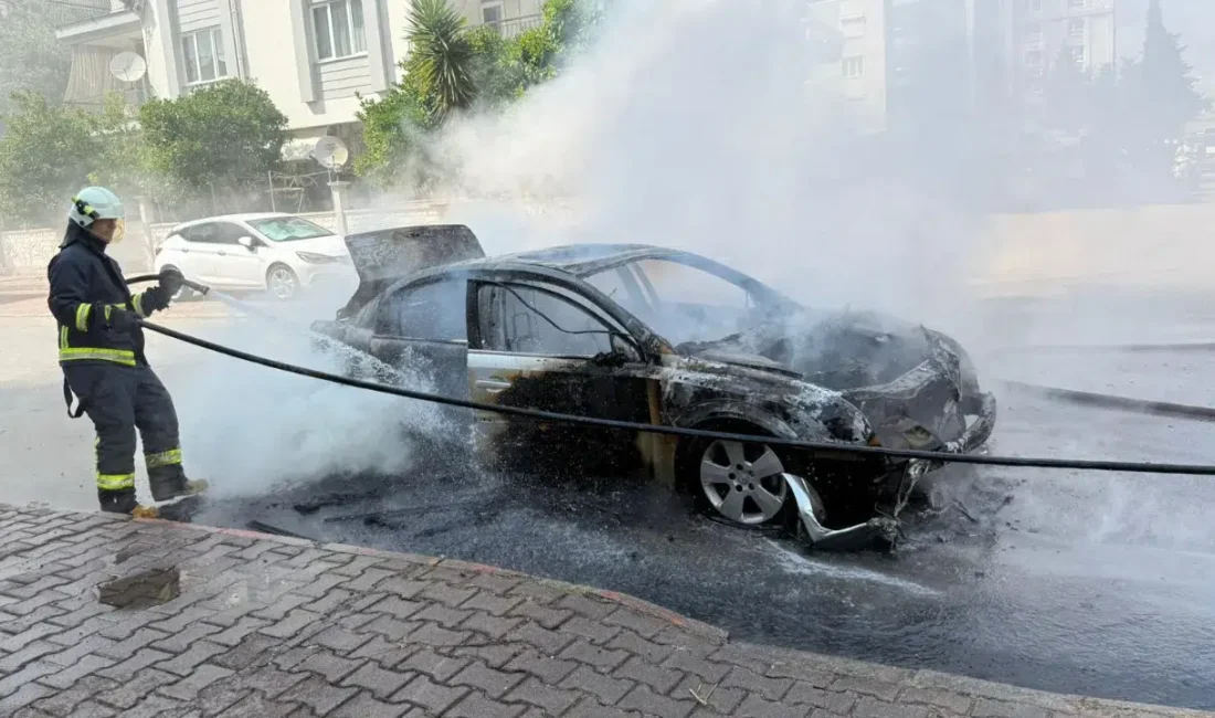 Antalya’da seyir halindeyken torpido kısmından bir anda alevler yükselen otomobil,