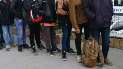 Edirne ve Kırklareli’de güvenlik güçlerinin gerçekleştirdiği titiz operasyonlarda yakalanan yasa