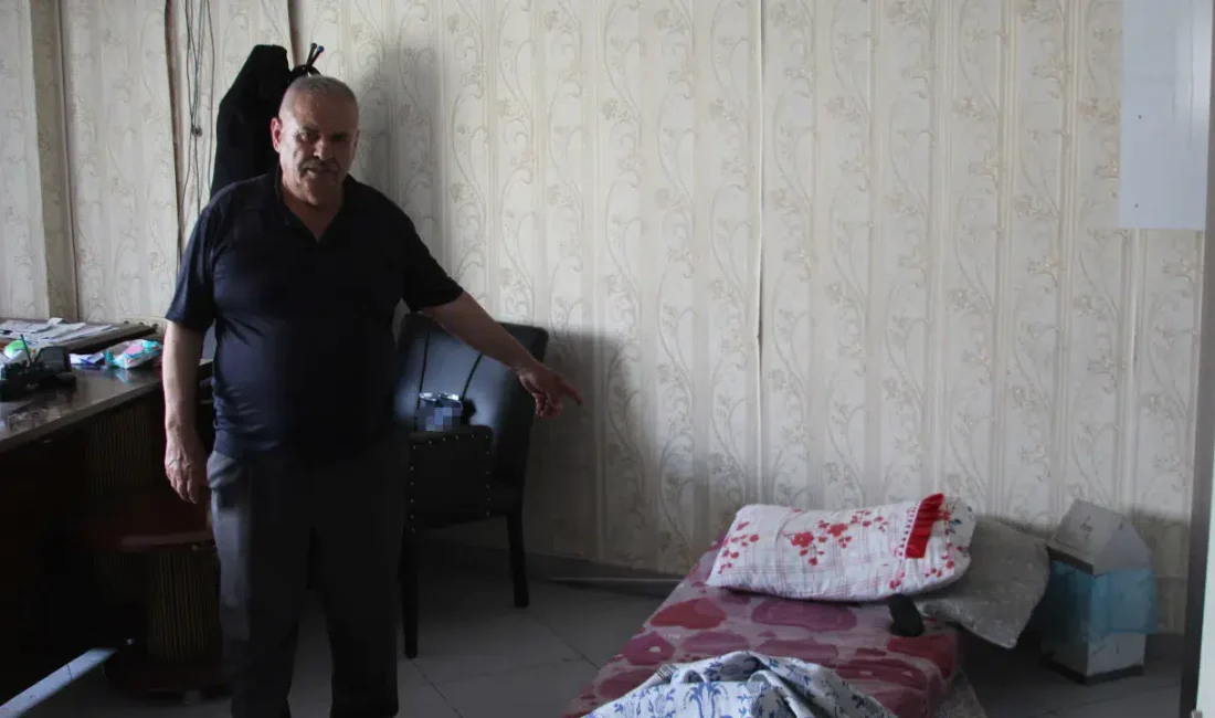 Adana’nın tanınmış tatlıcılarından 72 yaşındaki Hasan Masat, ailesinin bir tarikatın