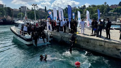 Antalya’da Dünya Çevre Günü kapsamında gerçekleştirilen özel su altı temizliği,