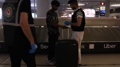 İstanbul Havalimanı’nda gümrük muhafaza ekiplerinin şüphe üzerine durdurduğu İspanyol yolcunun