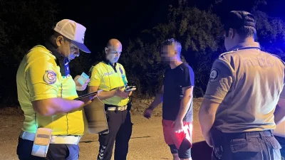 Burdur’da polis ekiplerinin denetim yaptığını fark edince yakalanmamak için aracını